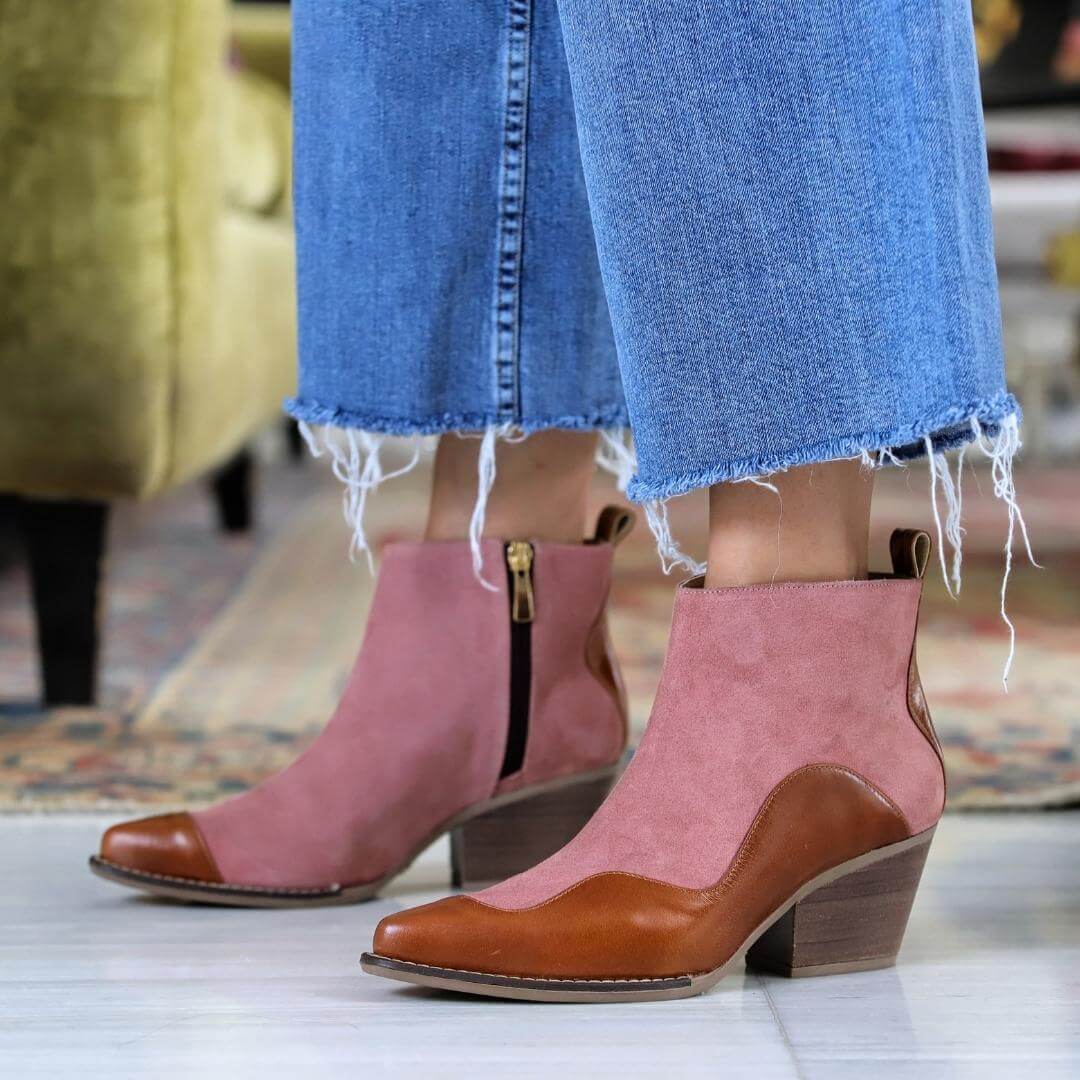 DAISY 60 - Caramelo y Rosa Regina Romero Zapato Bota Botin Tacon Bajo para Dama en Piel