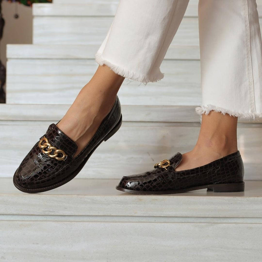 CONY - Charol Cafe Regina Romero Zapato Mocasin de Piso Para Dama en Piel