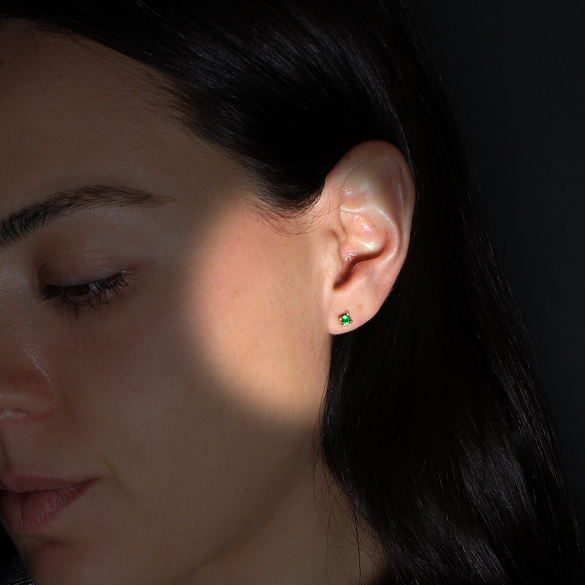 ARETES TOULOUSE - Verde Esmeralda y Dorado Regina Romero Arete Para Dama