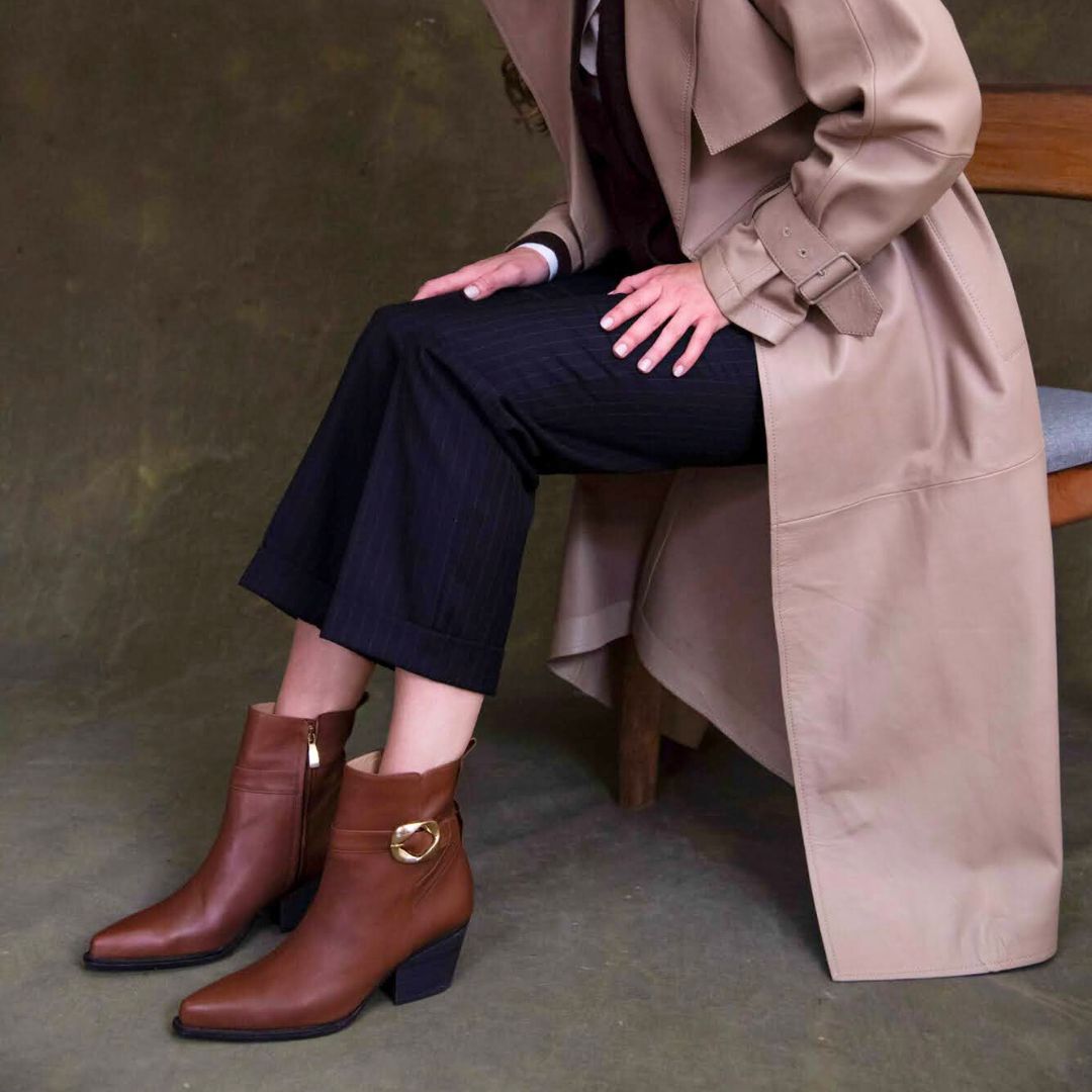 AUSTIN 60 - Avellana Regina Romero Zapato Bota Botin Tacon Bajo Para Dama en Piel