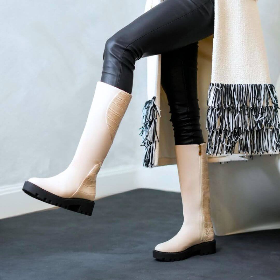 IRINA 65 - Beige Regina Romero Zapato Bota Larga Tacon Bajo Para Dama en Piel