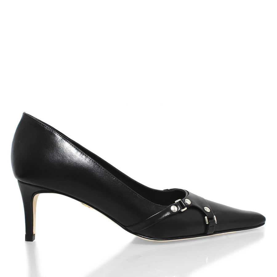 1993 - Black Regina Romero Low Heel Sneaker Shoe for Women in Leather