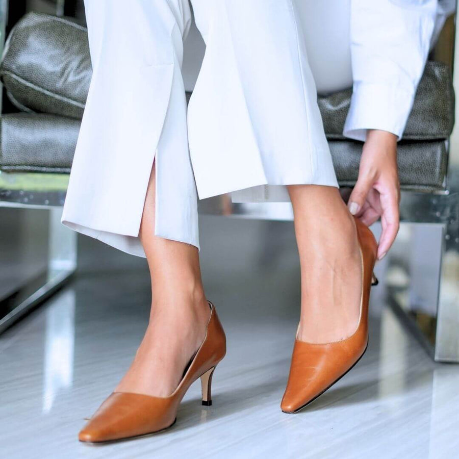 CRUZ 60 - Miel Regina Romero Zapato Zapatilla Tacon Bajo Para Dama en Piel