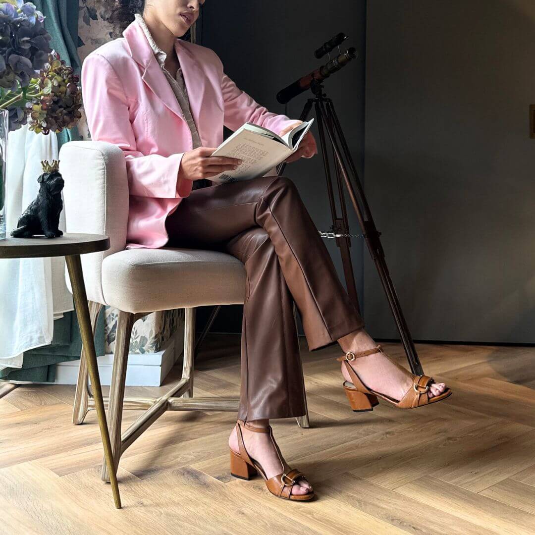 ARIZONA 55 - Miel Regina Romero Zapato Sandalia Zapatilla Tacon Bajo Para Dama en Piel
