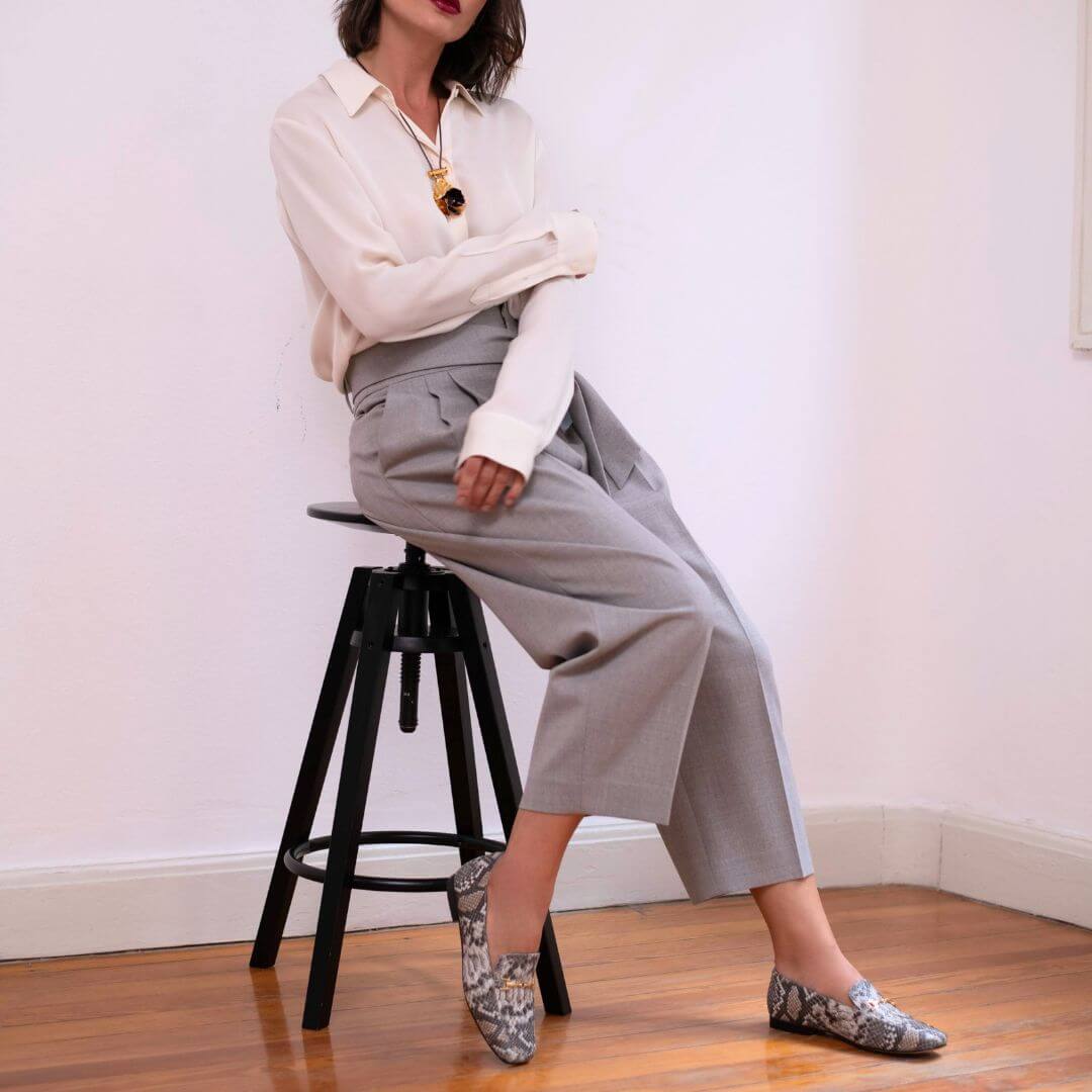 FANY - Beige Regina Romero Zapato Mocasin de Piso Para Dama en Piel