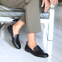 REBECA - Negro Regina Romero Zapato Mocasin de Piso Para Dama en Piel