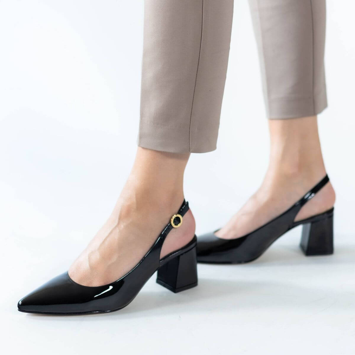 TANIA 50 - Charol Negro Regina Romero Zapato Zapatilla Tacon Bajo Para Dama en Piel