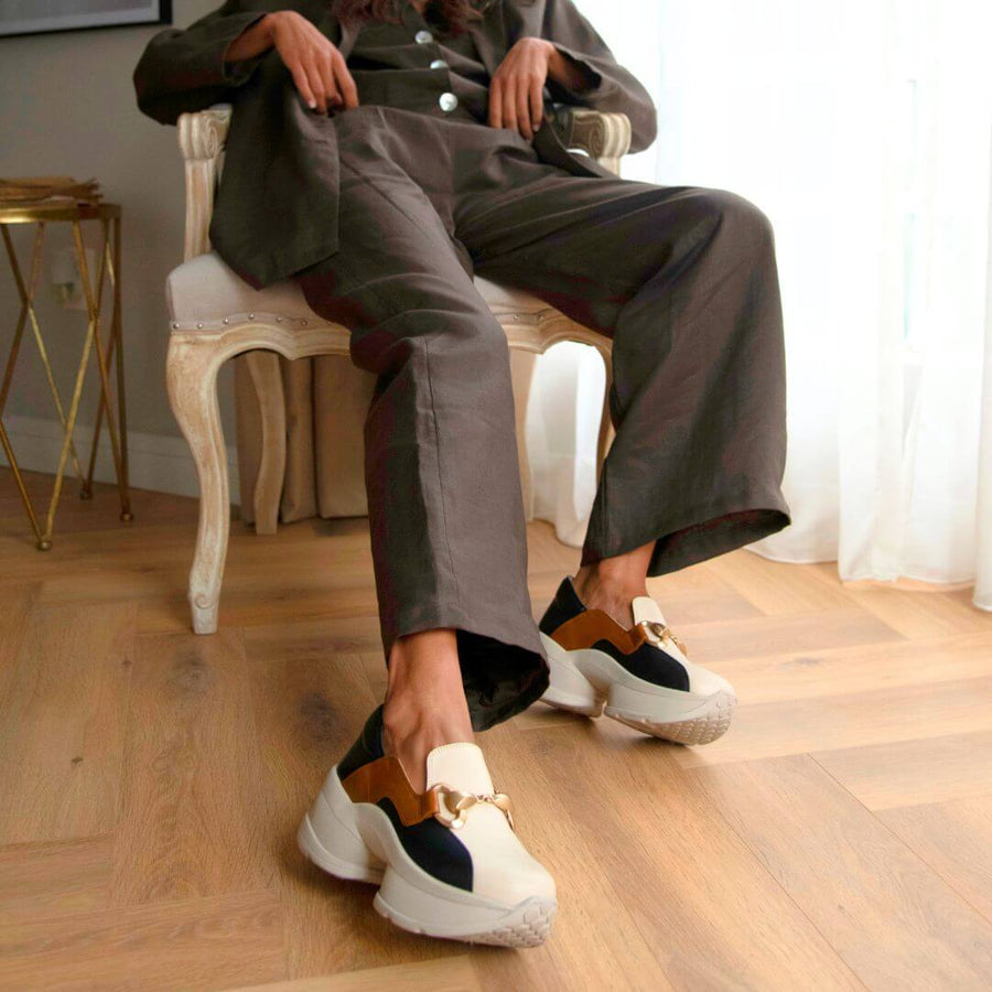 MARINA 75 - Negro y Beige Regina Romero Zapato Tenis Urbano Sport Para Dama en Piel
