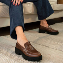 QUINN - Tan Regina Romero Zapato Tenis Urbano Sport Para Dama en Piel