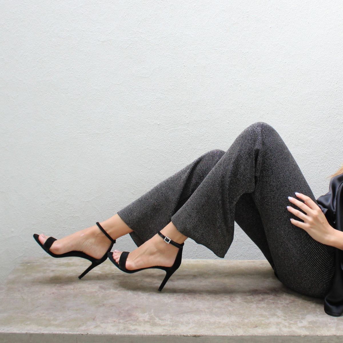 CLAUDINE 85 GLAM - Ante Negro Regina Romero Zapato Sandalia Zapatilla Tacon Alto Para Dama en Piel