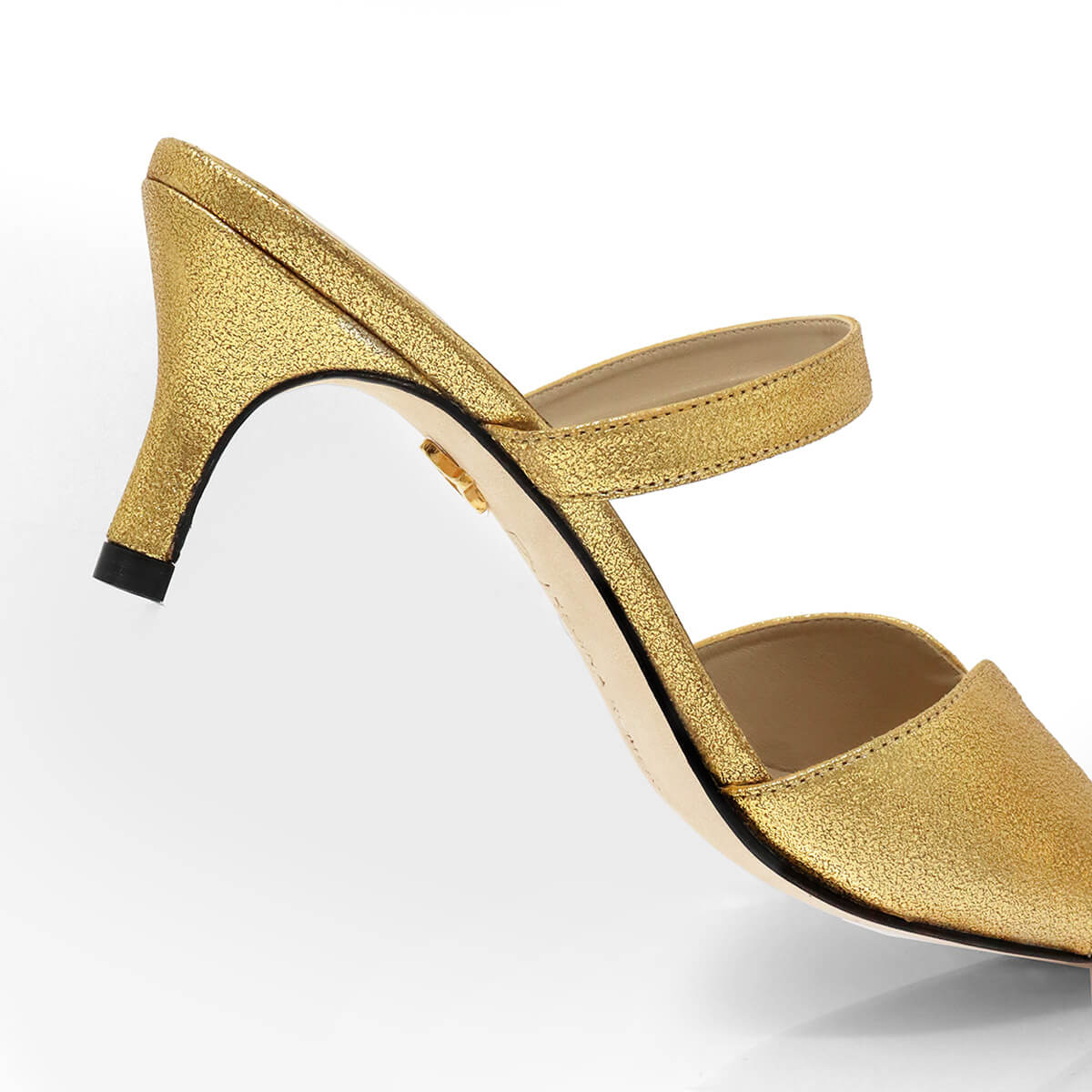 VEGA 60 - Oro Regina Romero Zapato Sandalia Zapatilla Tacon Bajo Para Dama en Piel