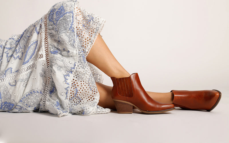 Botines: Guía para Combinarlos con Estilo.