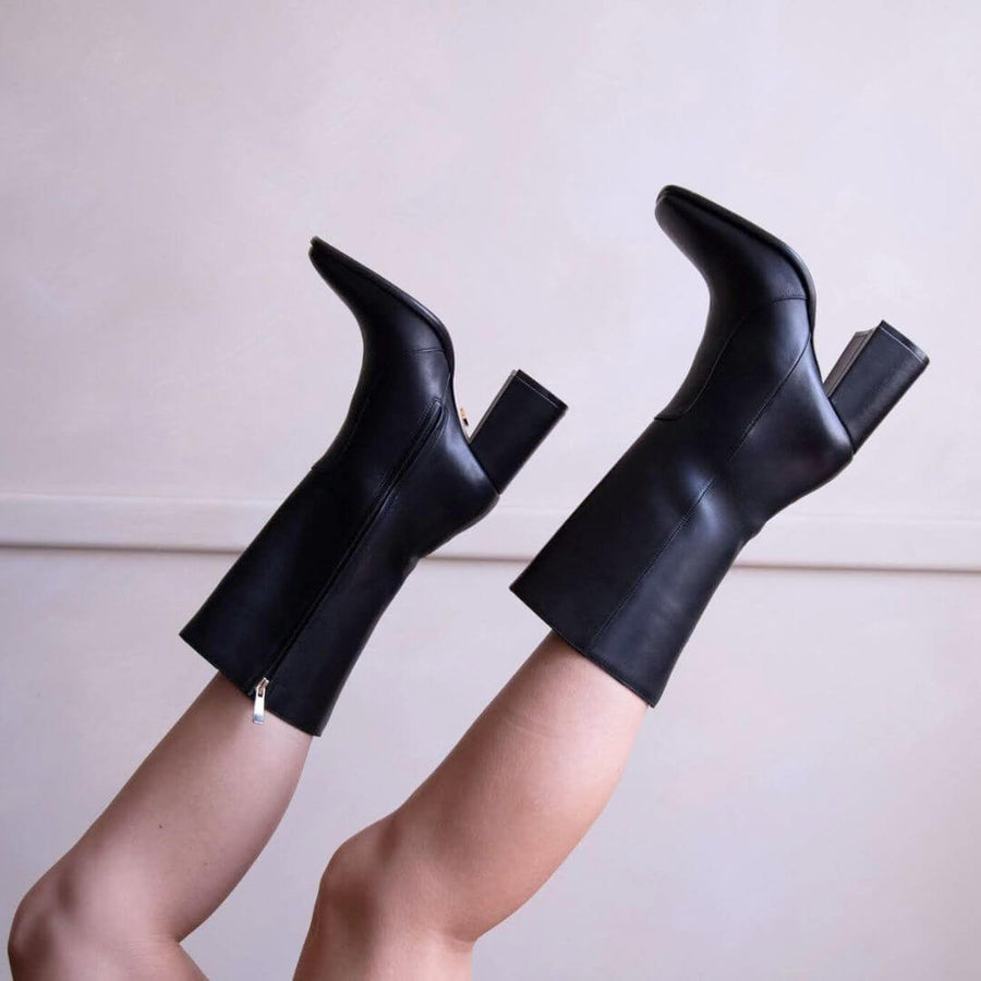 JOAN 75 - Negro Regina Romero Zapato Bota Botin Tacon Alto Para Dama en Piel