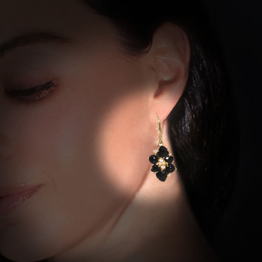 ARETES SANTORINI - Negro Onix y Dorado Regina Romero  Arete Para Dama