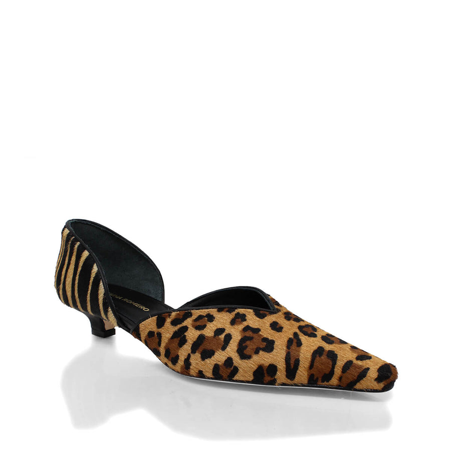 CLEO 30 - Beige Print y Negro Regina Romero Zapatilla Tacon Bajo Para Dama en Piel