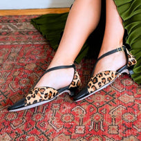 FIORELLA 30 - Cafe Print Regina Romero Zapato Zapatilla Tacon Bajo Para Dama en Piel