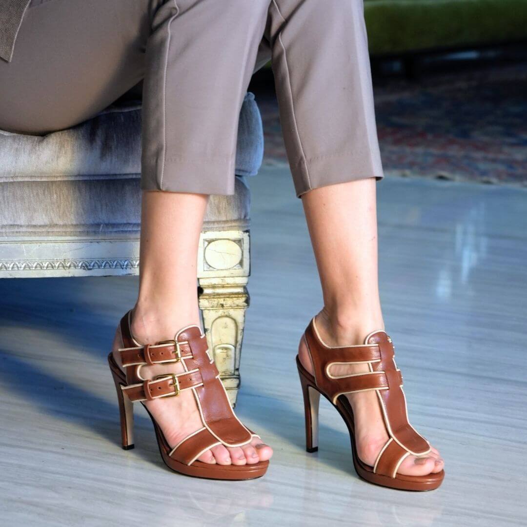 NINFA 105 - Tan Regina Romero Zapato Zapatilla Tacon Alto Para Dama en Piel