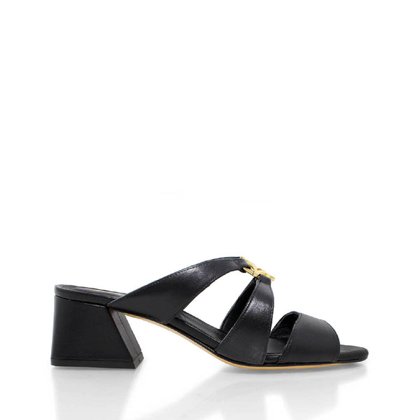 Sandalias Vinci 50 Regina Romero en piel color negro, tacon medio