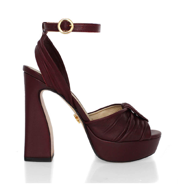 Sandalias Bernadette 125 Regina Romero en piel color vino, tacon muy alto