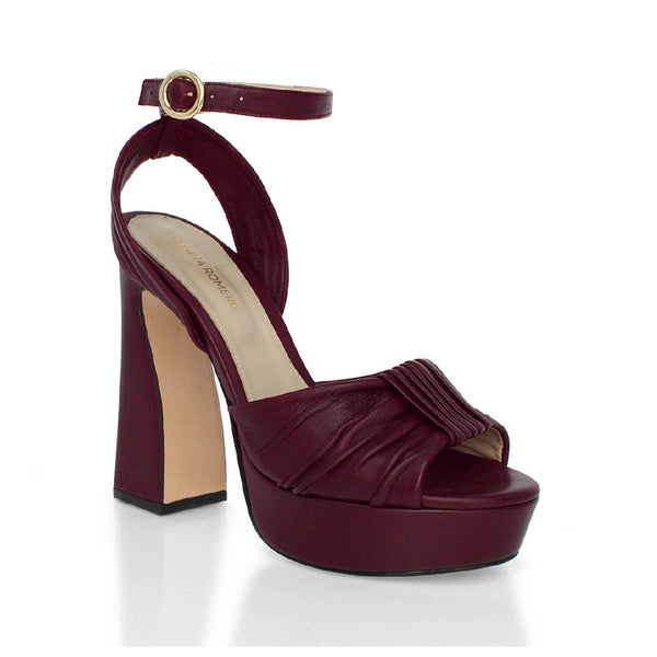 Sandalias Bernadette 125 Regina Romero en piel color vino, tacon muy alto
