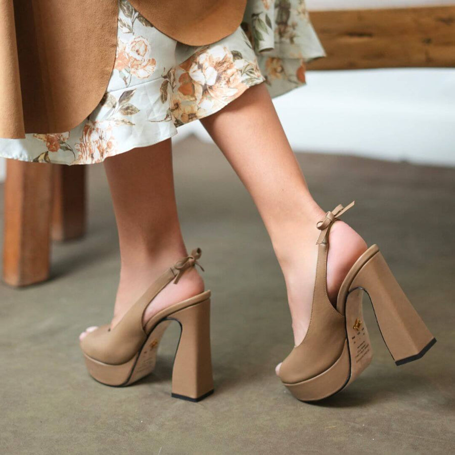 VICENZA 125 - Mocha Regina Romero Zapato Sandalia Plataforma Tacon Alto Para Dama en Piel
