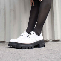 KRYSTA 65 - Charol Blanco Regina Romero Zapato Tenis Urbano Sport Para Dama en Piel