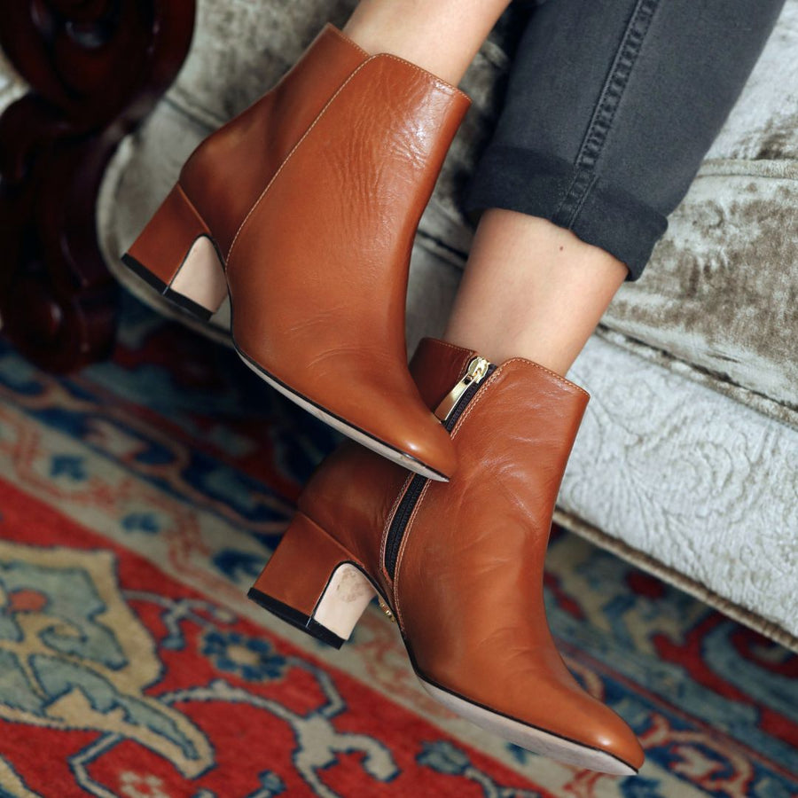 NOELLE 45 - Tan Regina Romero Zapato Bota Botin Tacon Bajo Para Dama en Piel