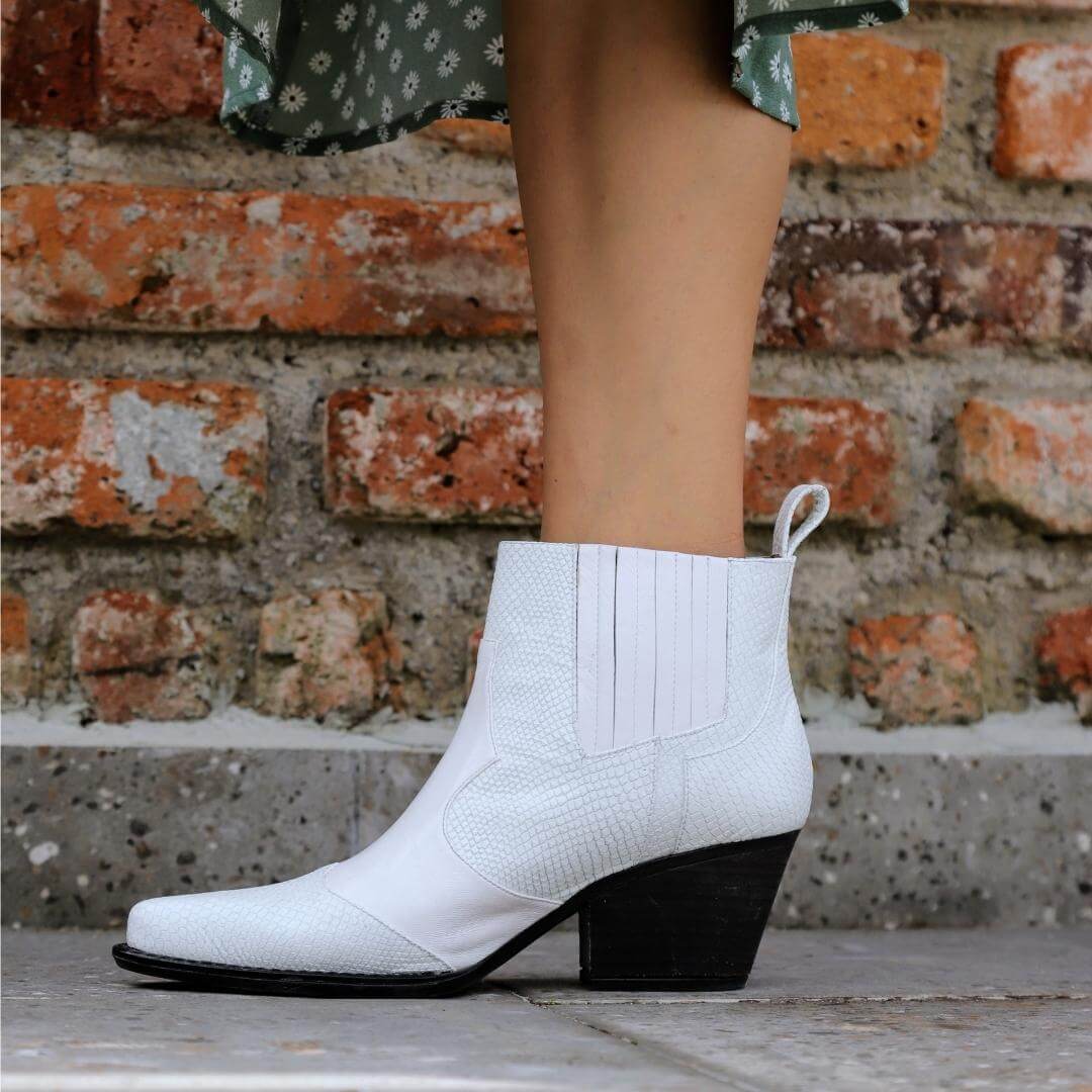 MADDIE 60 - Blanco Regina Romero Zapato Bota Botin Tacon Bajo Para Dama en Piel