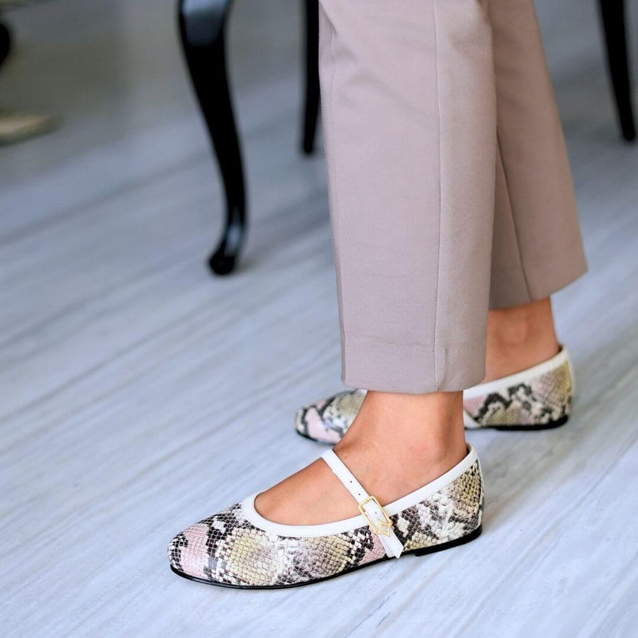 CLAIRE - Beige Regina Romero Zapato Flat Balerina de Piso Para Dama en Piel
