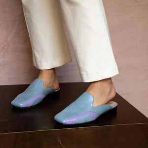 CECY - Charol Azul y Lila Regina Romero Zapato Flat Mule de Piso Para Dama en Piel