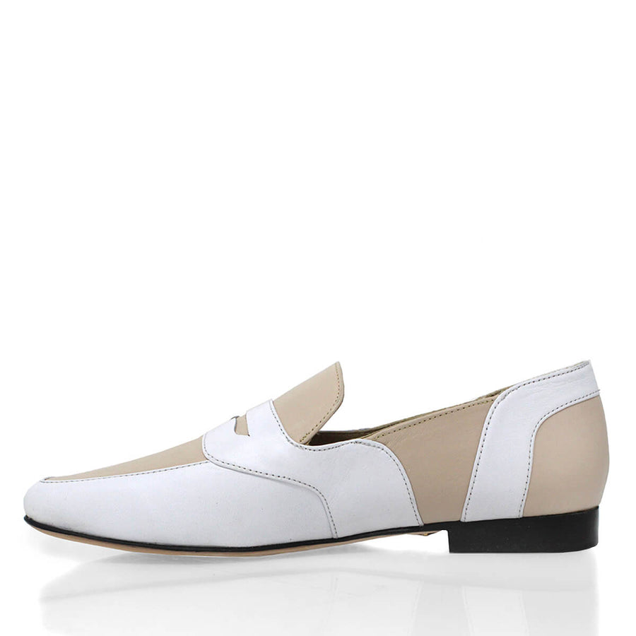CLARK - Beige Regina Romero Women's Flat Moccasin Shoe in Leather