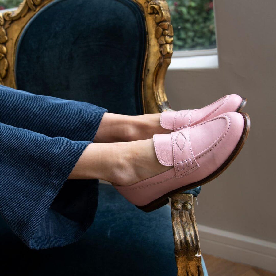 PENNY - Light Pink Regina Romero Women's Flat Moccasin Shoe in Leather