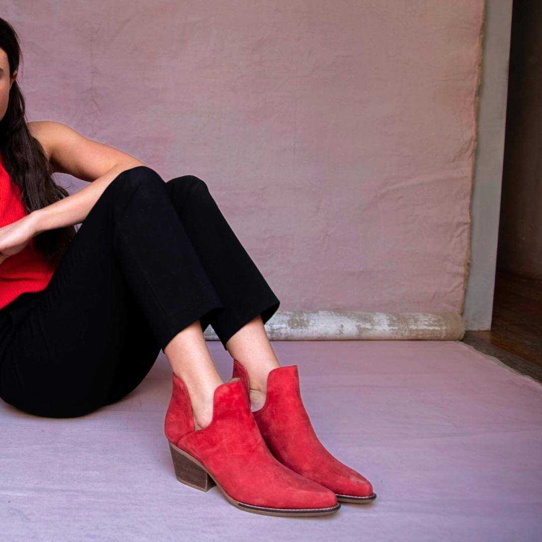 ISSA 60 - Rojo Regina Romero Zapato Bota Botin Tacon Bajo Para Dama en Piel