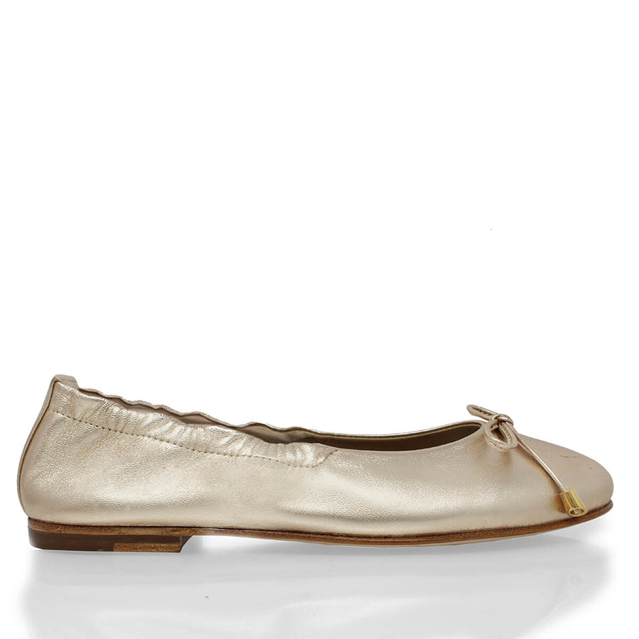 SORELLA - Champagne Regina Romero Zapato Flat Balerina de Piso Paea Dama en Pie