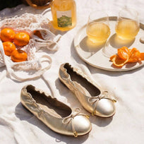 SORELLA - Champagne Regina Romero Zapato Flat Balerina de Piso Paea Dama en Pie