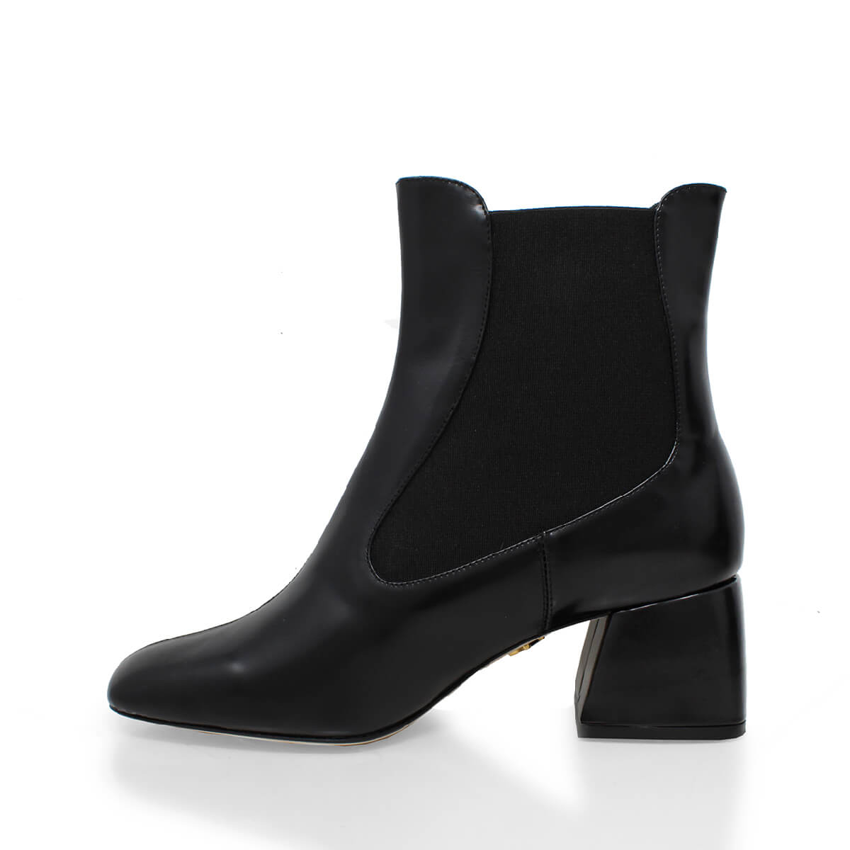 Botines VOGA 40 Regina Romero en piel color negro, tacón bajo