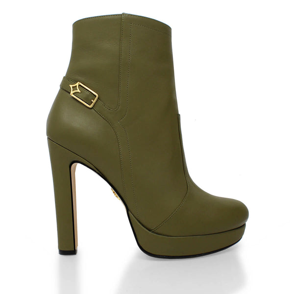 Botines de piel color verde con punta cerrada y tacón, modelo Apolonia de Regina Romero