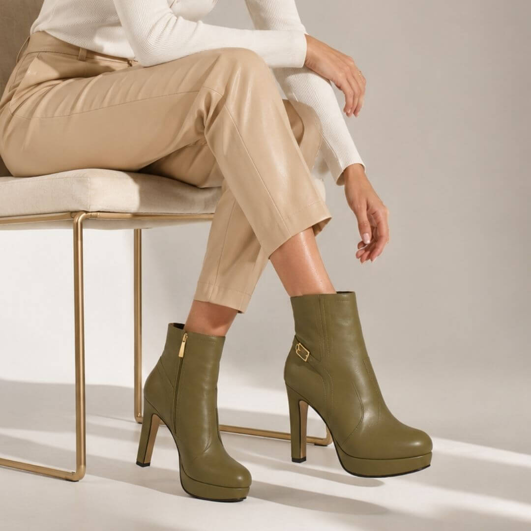 Botines Apolonia 120 Regina Romero en piel color khaki, tacon muy alto
