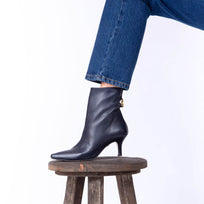 MELANIA 60 - Marino Regina Romero Zapato Bota Botin Tacon Bajo Para Dama en Piel