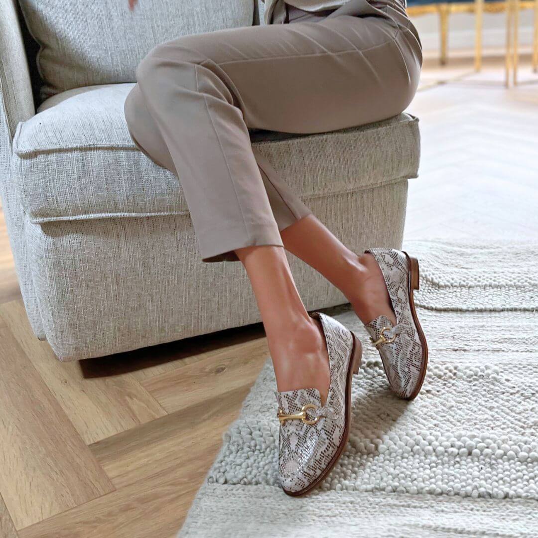 JUDY - Beige Regina Romero Women's Flat Moccasin Shoe in Leather