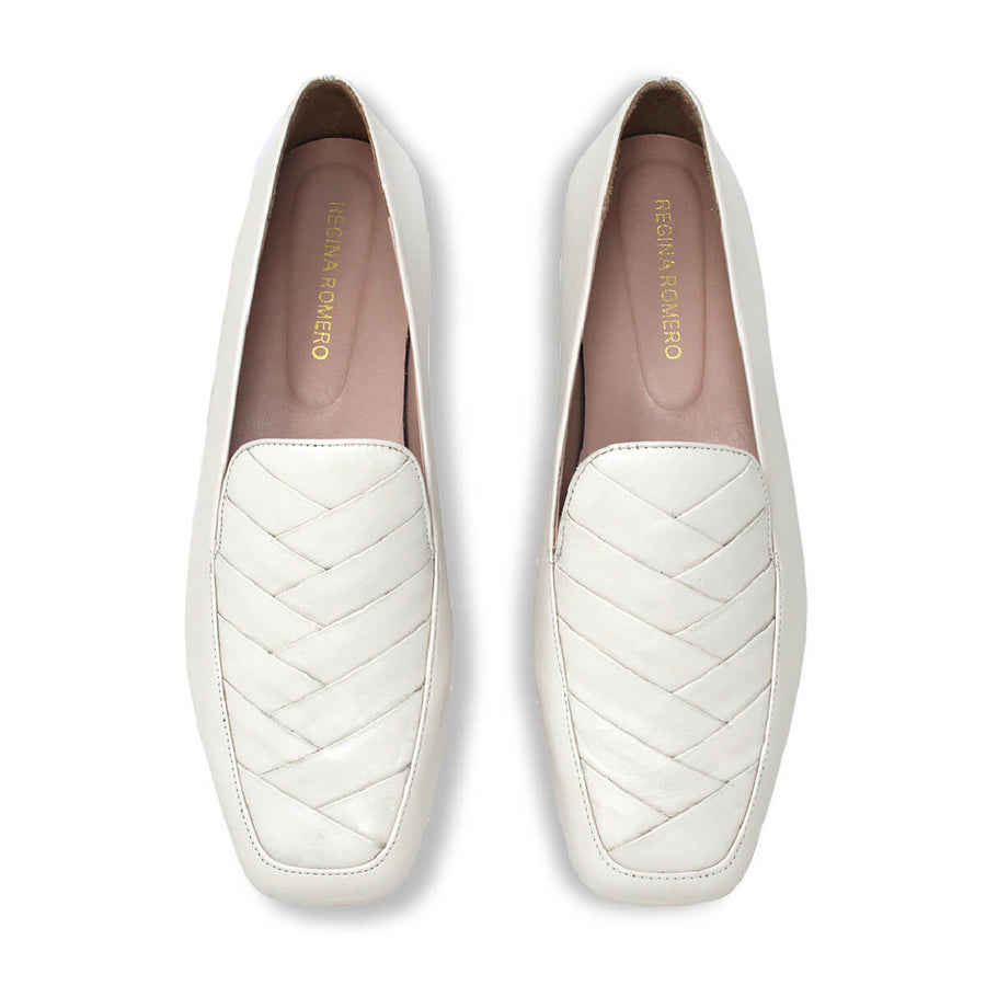 NELLY - Latte Regina Romero Zapato Mocasin de Piso Para Dama en Piel