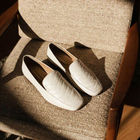 NELLY - Latte Regina Romero Zapato Mocasin de Piso Para Dama en Piel