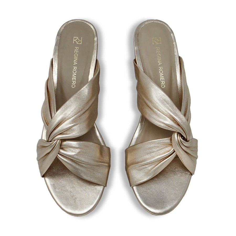 LINDA 55 - Champagne Regina Romero Zapato Sandalia Zapatilla Tacon Bajo Para Dama en Piel