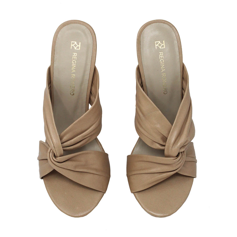 THALIA 125 - Beige Regina Romero Zapato Sandalia Plataforma Tacon Alto Para Dama en Piel