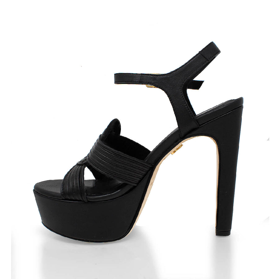 Sandalias Zenya 135 Regina Romero en piel color negro, tacon muy alto
