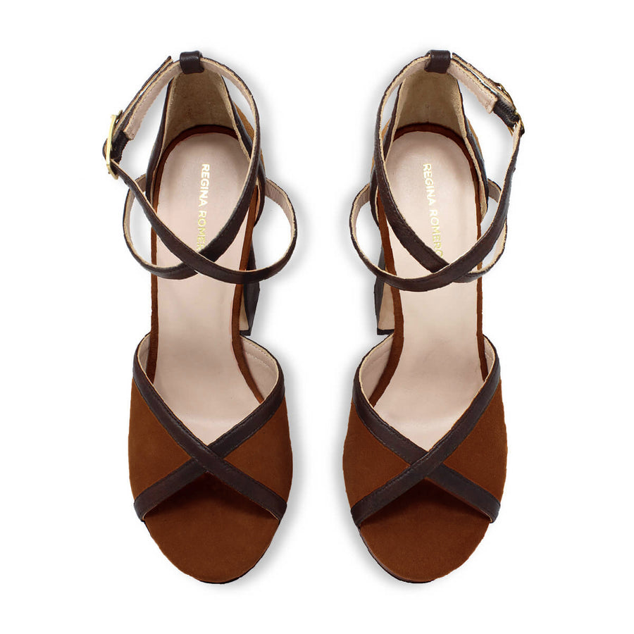Sandalias de plataforma BELLAGIO 125 Regina Romero en piel color tan y cafe, tacón muy alto