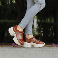 KENDALL 75 - Tan Regina Romero Zapato Tenis Urbano Sport Para Dama en Piel