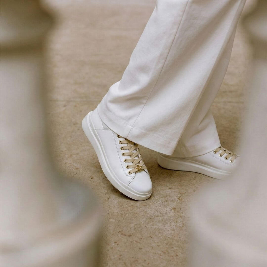 VALERIA - Latte y Champagne Regina Romero Zapato Tenis Urbano Sport Para Dama en Piel