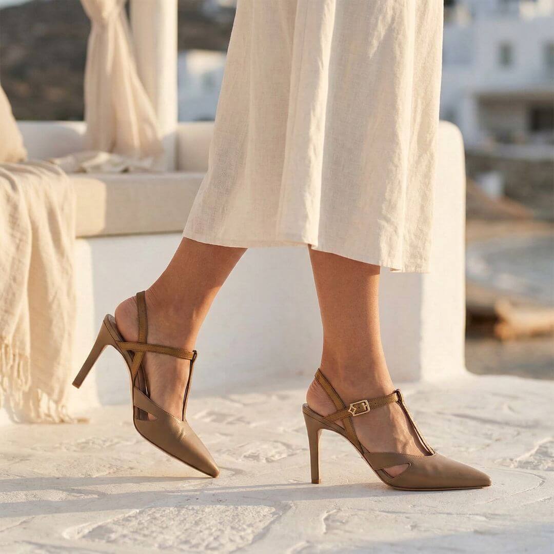 AVA 75 - Capuccino y Bronce Regina Romero Zapato Zapatilla Tacon Alto Para Dama en Piel