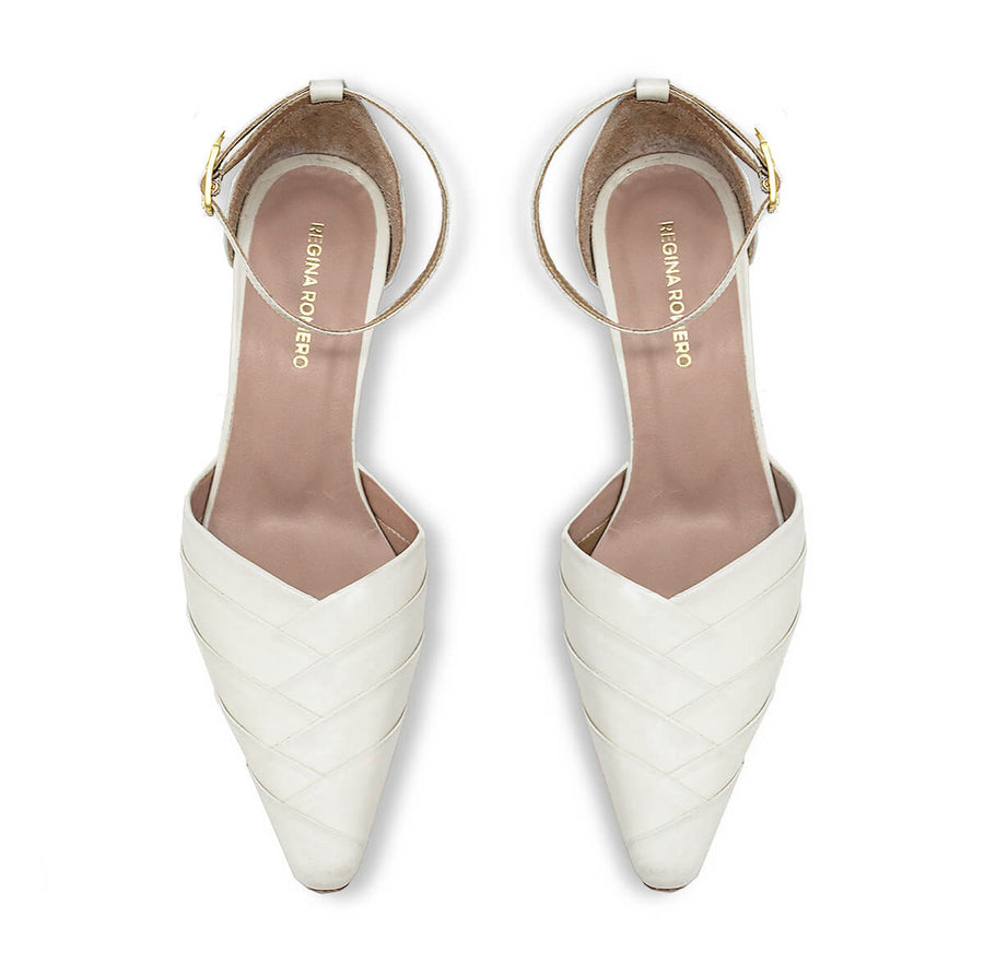 Zapatillas Grace 60 Regina Romero en piel color latte, tacon medio